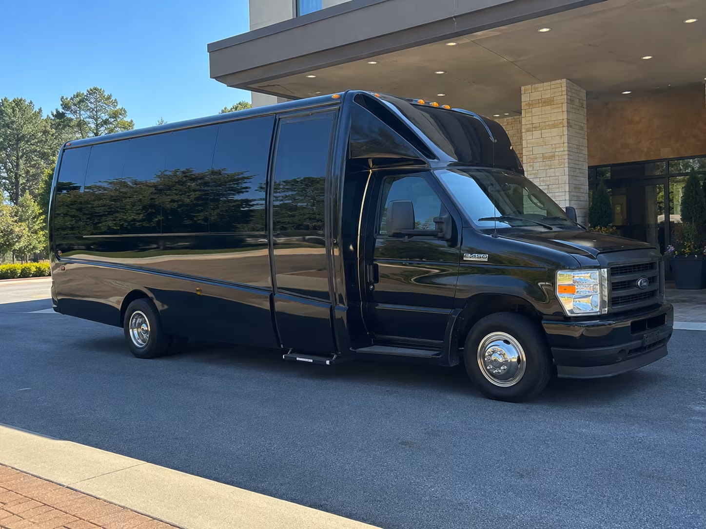 New Orleans Airport Shuttle & Transportation onboard seating