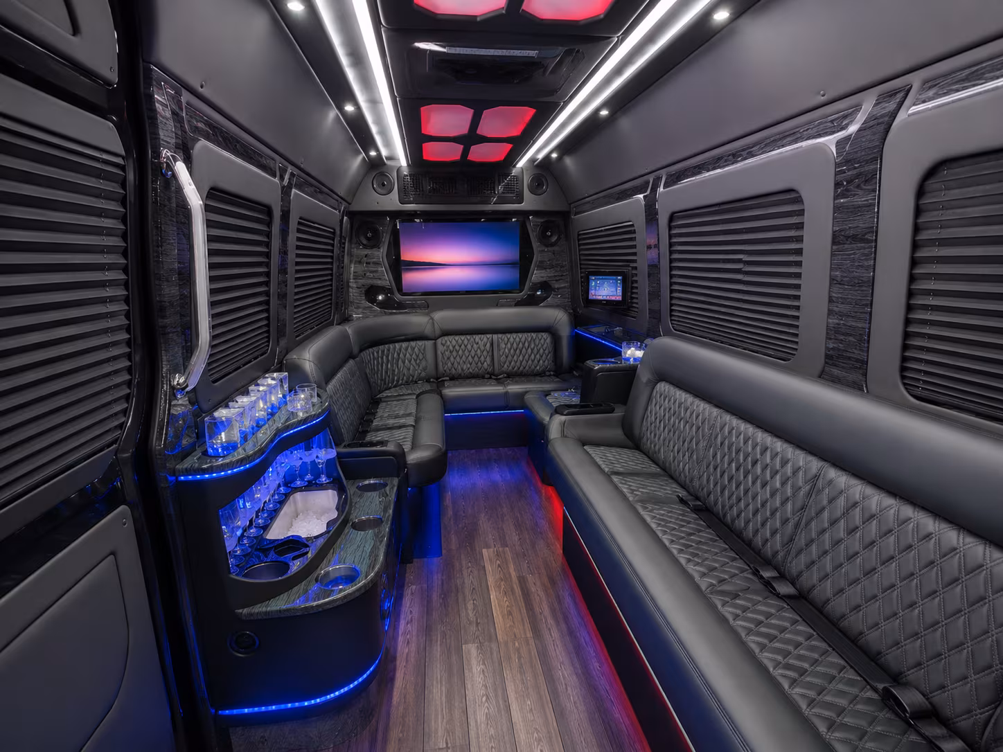 New Orleans Airport Shuttle & Transportation party bus exterior